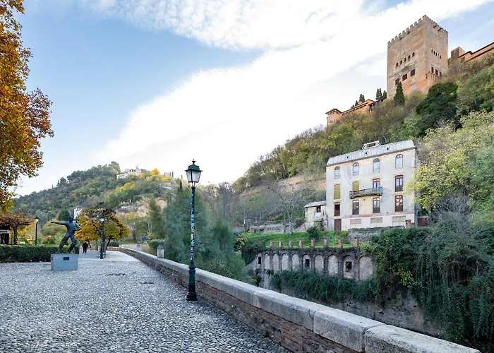 Frente A La Alhambra Апартаменты *